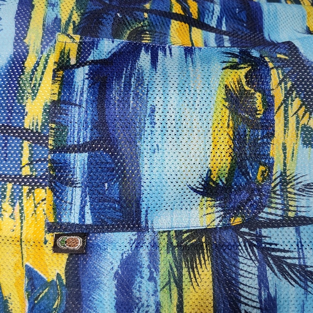 Mens Breathable Hawaiian Camp Shirt Like New - Picture 5 of 8